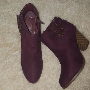 NWOT Maroon Booties